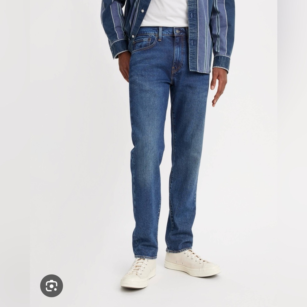Levi's 502 Tapered Fit Jeans Medium Wash.  38x30.